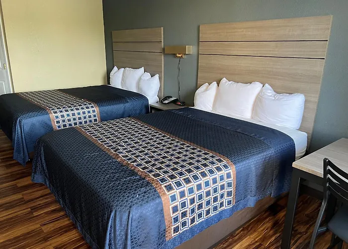 Motel: Knights Inn Lumberton